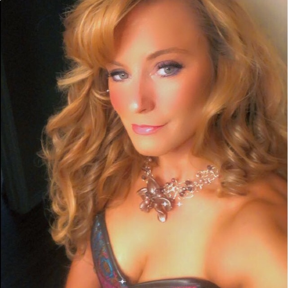 Meet your Posher, Eryn - Picture 1 of 1